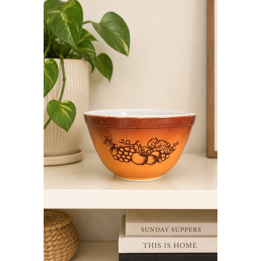Vintage Pyrex 401 Old Orchard Small Mixing Bowl Brown Ombre Fruit 1.5 Pt USA